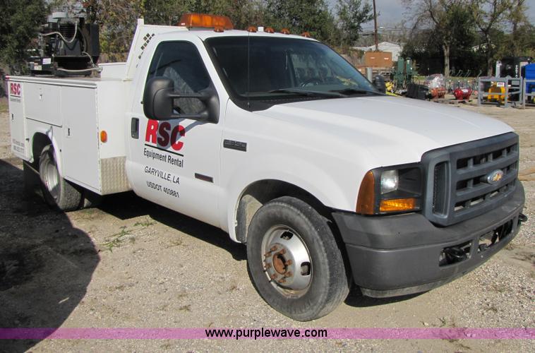 image for item B2150 2006 Ford F350 Super Duty service truck