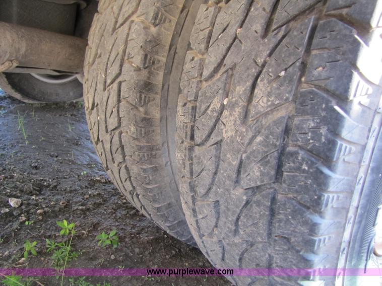 image for item B2150 2006 Ford F350 Super Duty service truck