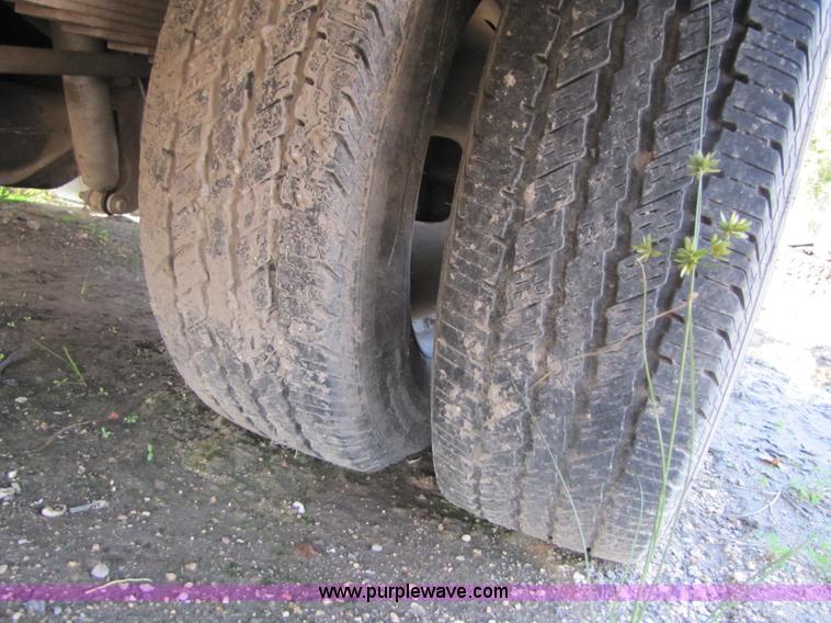 image for item B2150 2006 Ford F350 Super Duty service truck