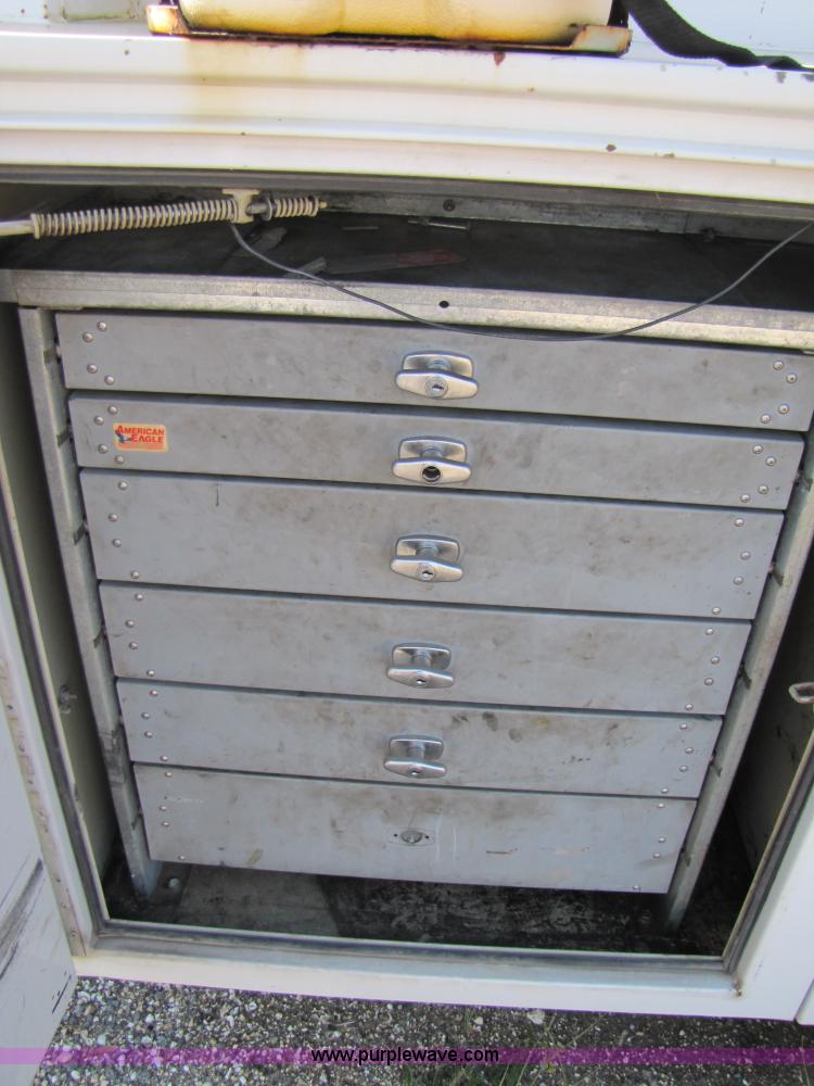 image for item B2150 2006 Ford F350 Super Duty service truck