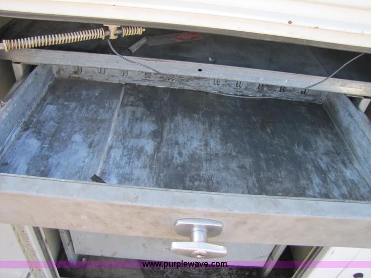 image for item B2150 2006 Ford F350 Super Duty service truck