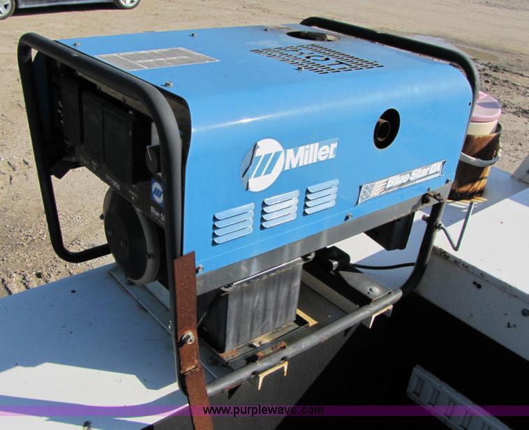 image for item B2150 2006 Ford F350 Super Duty service truck