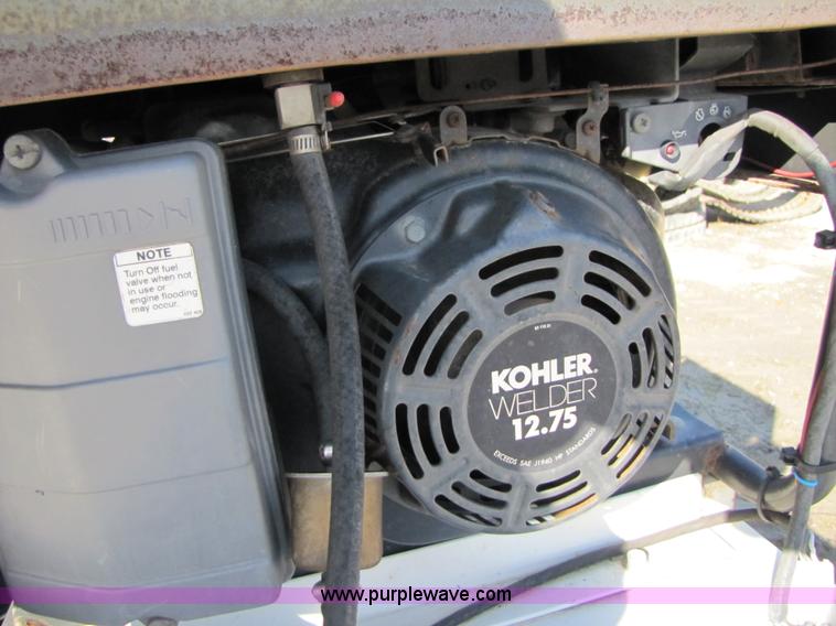 image for item B2150 2006 Ford F350 Super Duty service truck