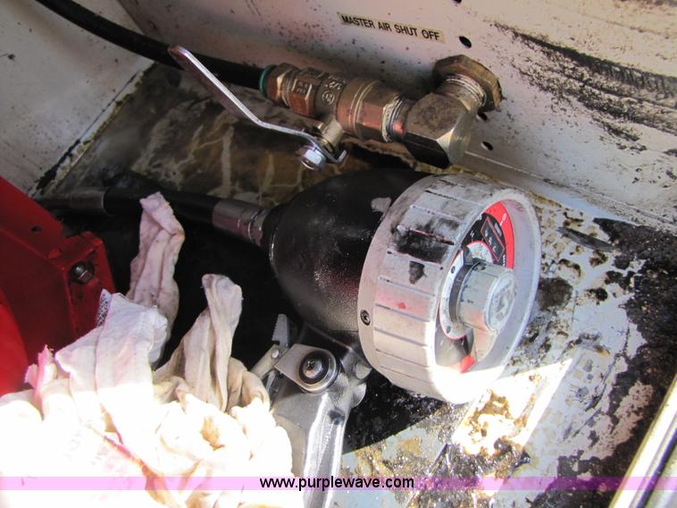 image for item B2150 2006 Ford F350 Super Duty service truck