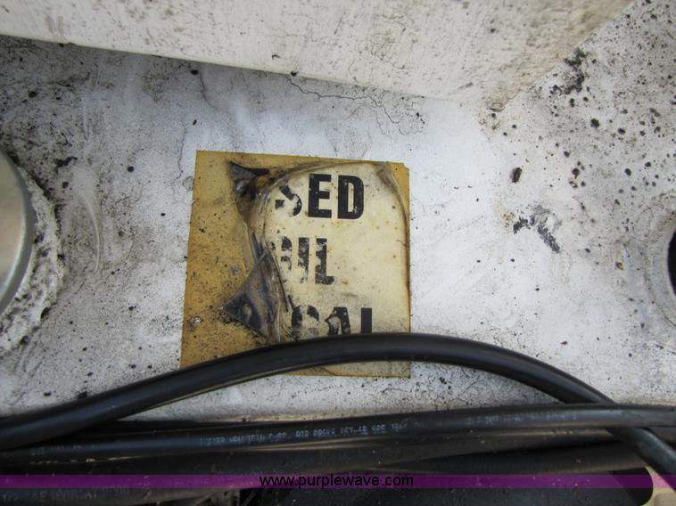 image for item B2150 2006 Ford F350 Super Duty service truck