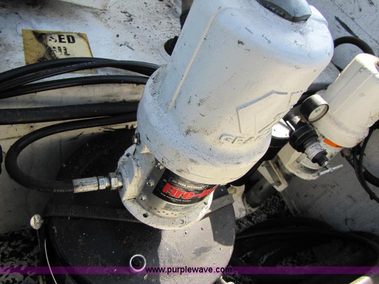 image for item B2150 2006 Ford F350 Super Duty service truck