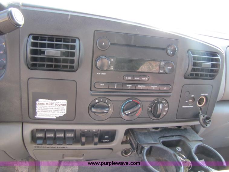 image for item B2150 2006 Ford F350 Super Duty service truck