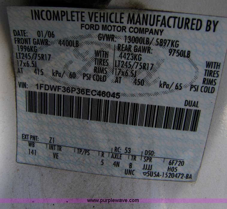 image for item B2150 2006 Ford F350 Super Duty service truck