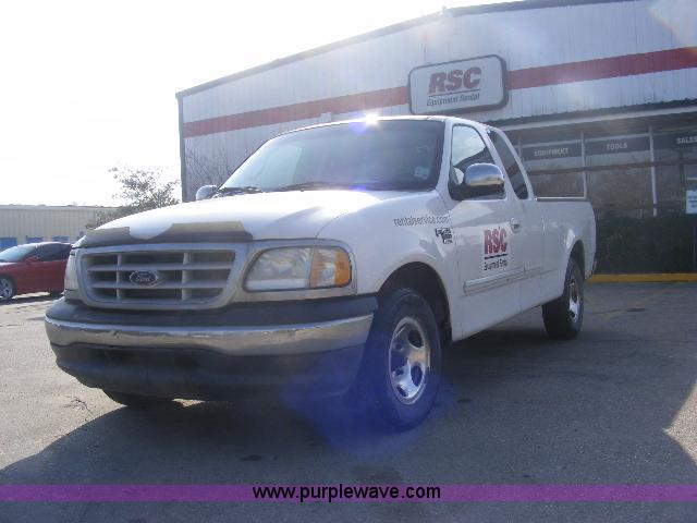 image for item B2160 1999 Ford F150 XLT supercab pickup truck