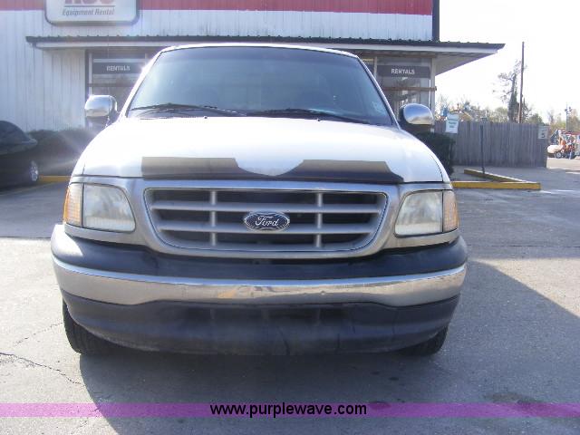 image for item B2160 1999 Ford F150 XLT supercab pickup truck