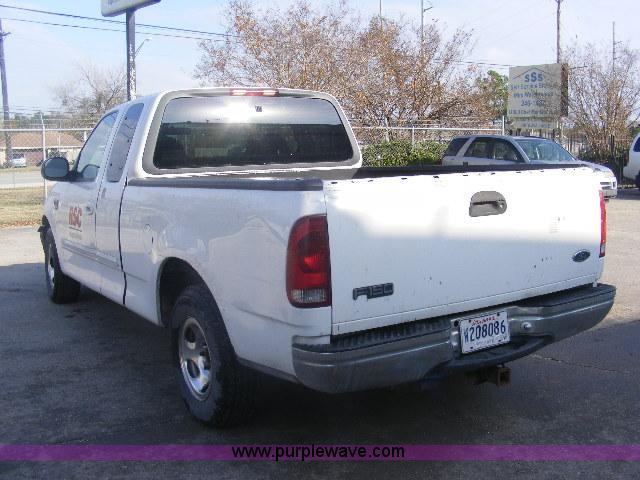 image for item B2160 1999 Ford F150 XLT supercab pickup truck