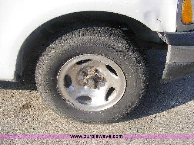 image for item B2160 1999 Ford F150 XLT supercab pickup truck