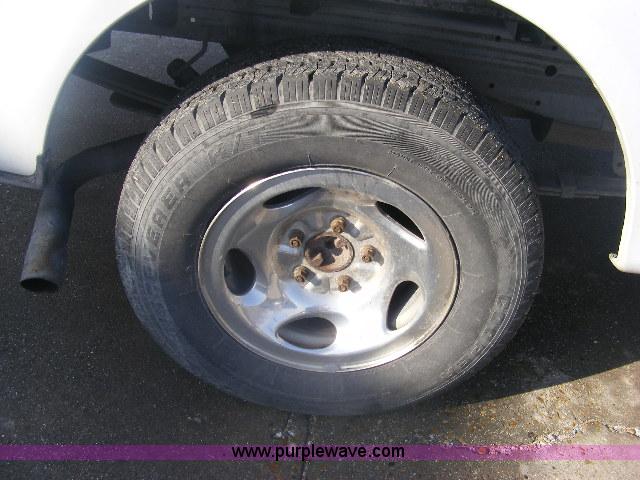 image for item B2160 1999 Ford F150 XLT supercab pickup truck