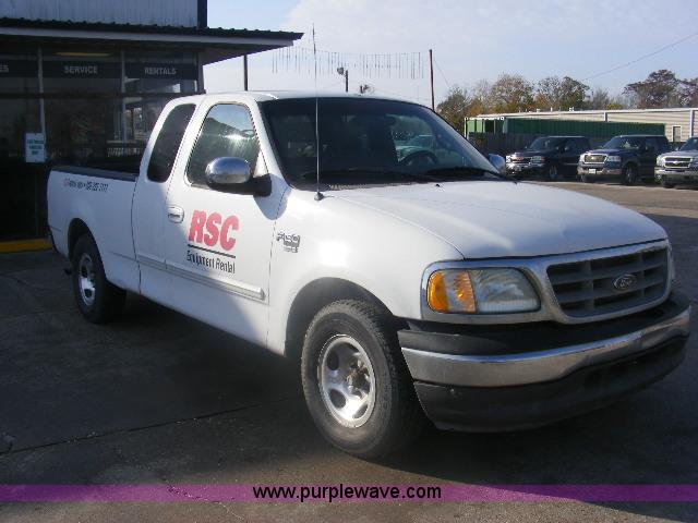 image for item B2161 2002 Ford F150 XLT supercab pickup truck