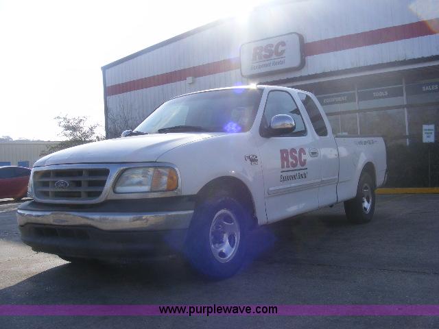 image for item B2161 2002 Ford F150 XLT supercab pickup truck