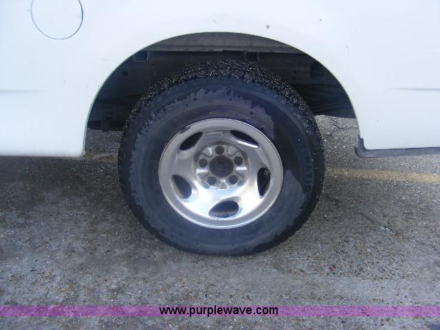 image for item B2161 2002 Ford F150 XLT supercab pickup truck