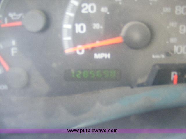 image for item B2161 2002 Ford F150 XLT supercab pickup truck