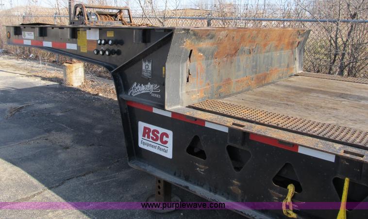 image for item B2562 2006 Trail King TK70HT hydra-tail trailer