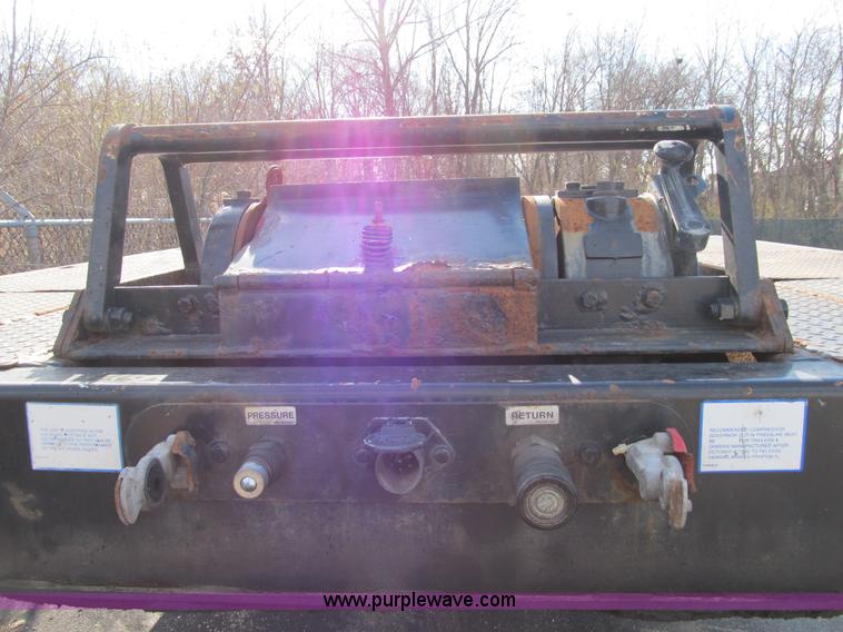 image for item B2562 2006 Trail King TK70HT hydra-tail trailer