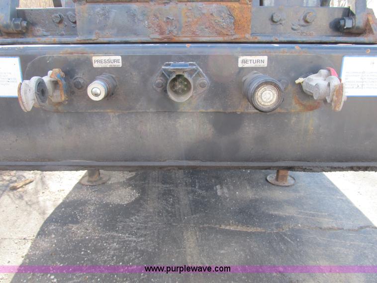 image for item B2562 2006 Trail King TK70HT hydra-tail trailer