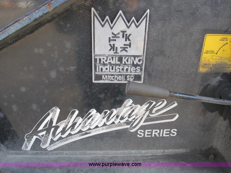 image for item B2562 2006 Trail King TK70HT hydra-tail trailer