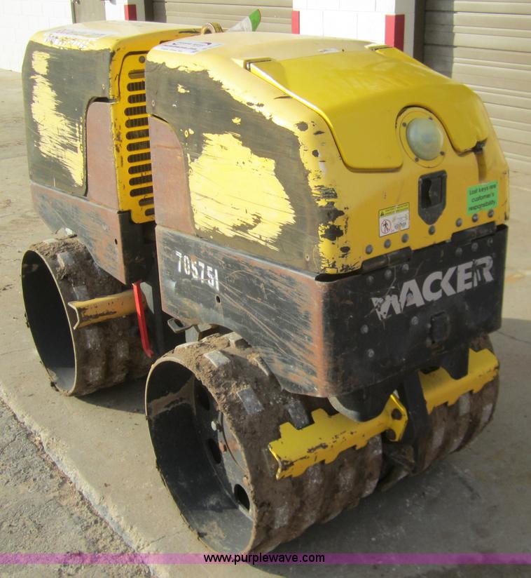 image for item B3154 2007 Wacker RT82 roller/packer