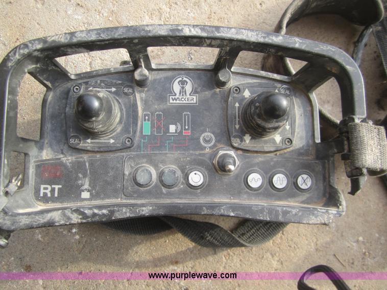 image for item B3154 2007 Wacker RT82 roller/packer