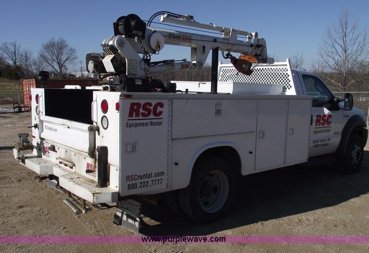 image for item C5931 2006 Ford F550 XL Super Duty pickup truck