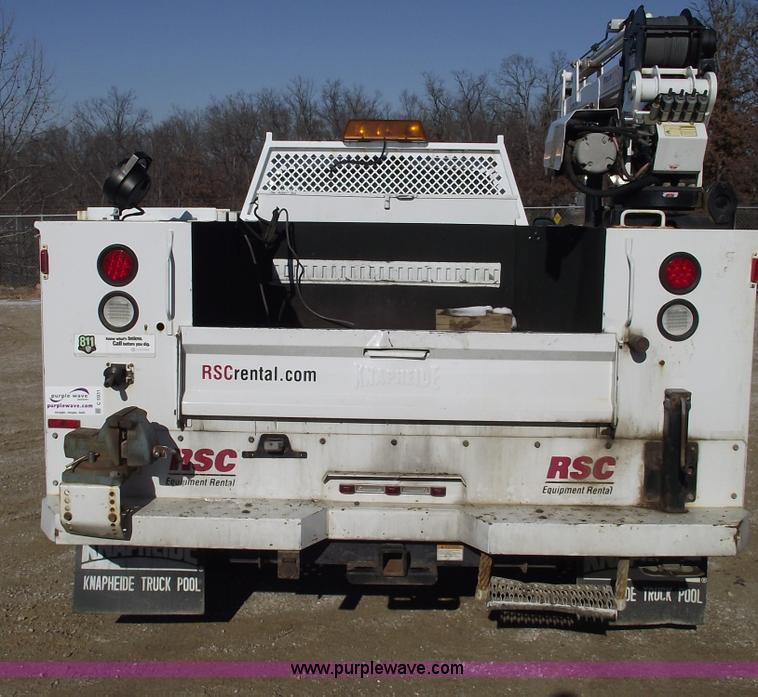 image for item C5931 2006 Ford F550 XL Super Duty pickup truck