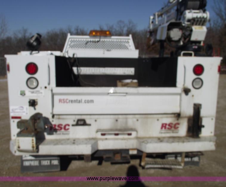 image for item C5931 2006 Ford F550 XL Super Duty pickup truck