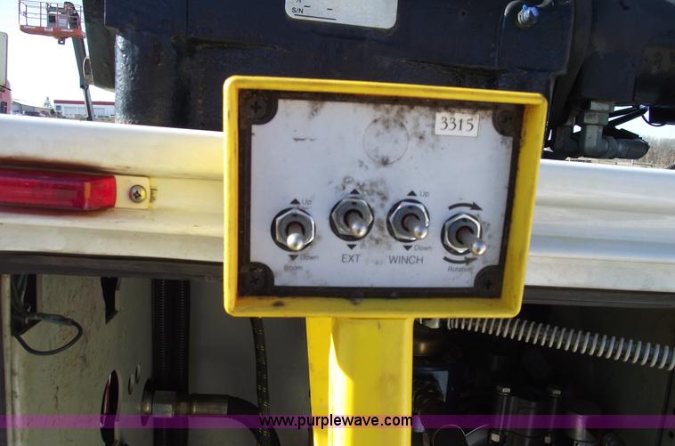 image for item C5931 2006 Ford F550 XL Super Duty pickup truck