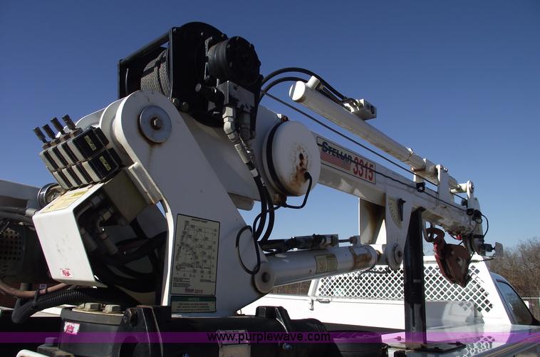 image for item C5931 2006 Ford F550 XL Super Duty pickup truck