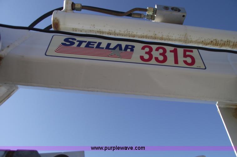 image for item C5931 2006 Ford F550 XL Super Duty pickup truck