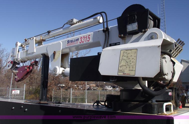 image for item C5931 2006 Ford F550 XL Super Duty pickup truck