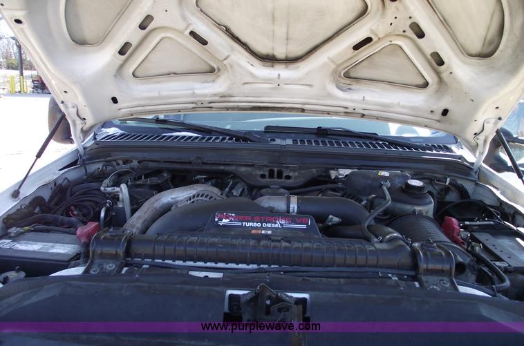 image for item C5931 2006 Ford F550 XL Super Duty pickup truck