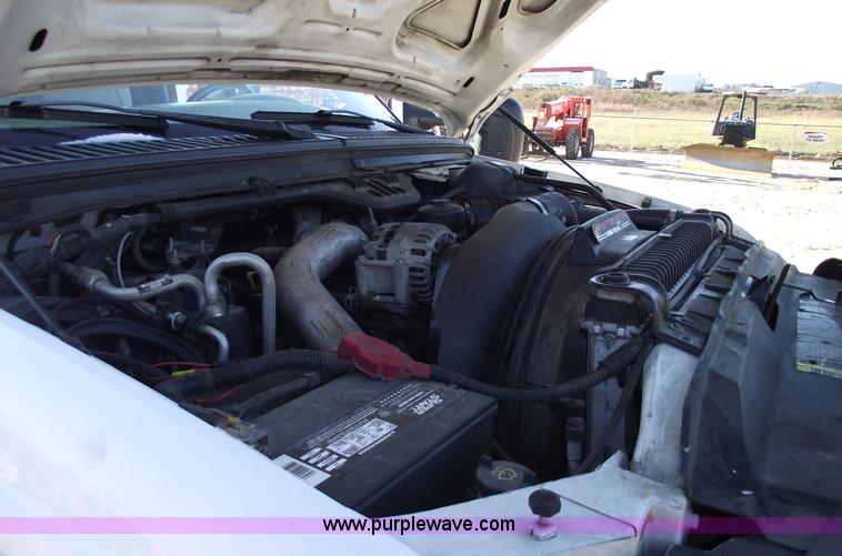 image for item C5931 2006 Ford F550 XL Super Duty pickup truck