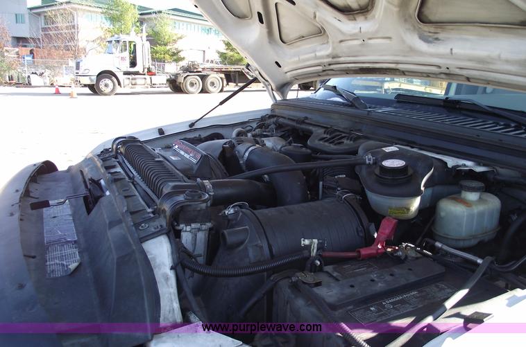 image for item C5931 2006 Ford F550 XL Super Duty pickup truck