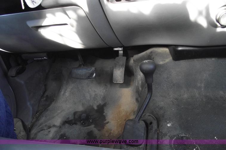 image for item C5931 2006 Ford F550 XL Super Duty pickup truck