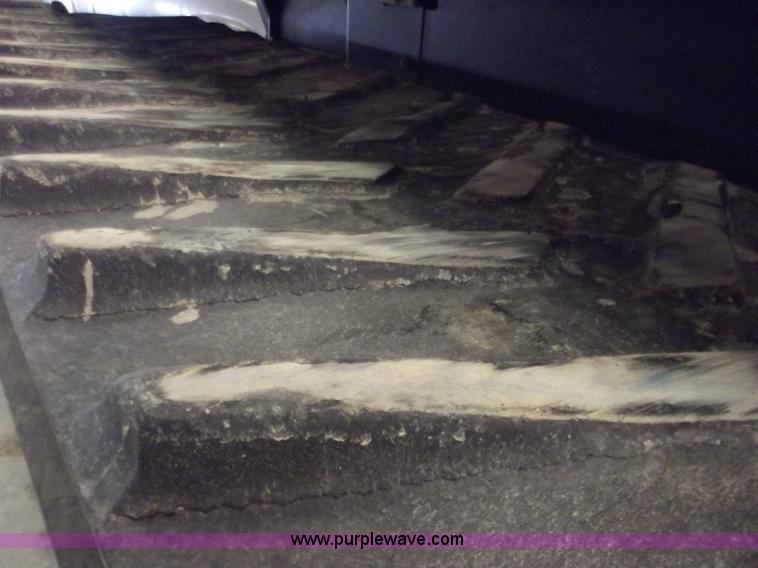 image for item A5340 2000 Caterpillar Challenger 75E tractor