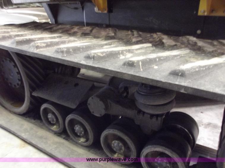 image for item A5340 2000 Caterpillar Challenger 75E tractor