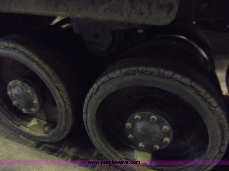 image for item A5340 2000 Caterpillar Challenger 75E tractor