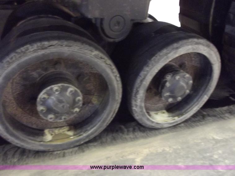 image for item A5340 2000 Caterpillar Challenger 75E tractor