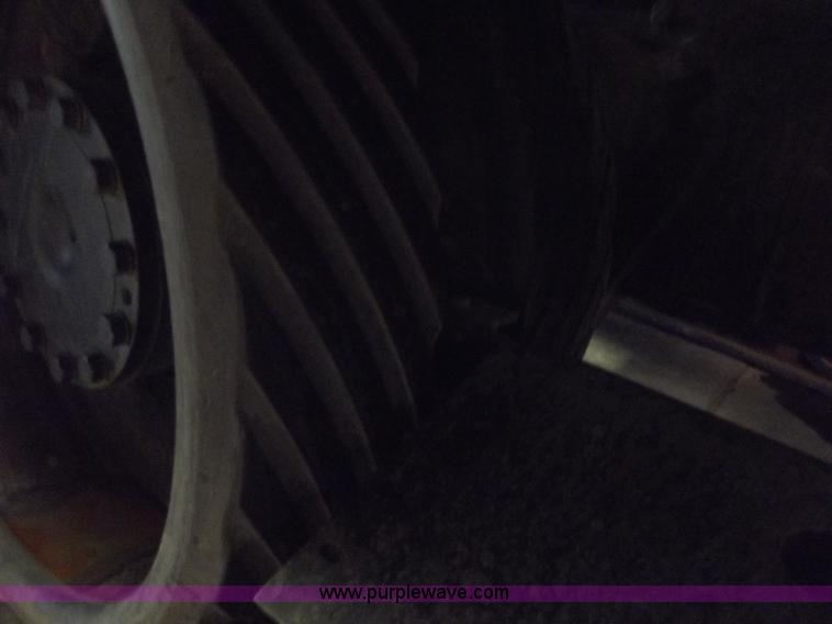 image for item A5340 2000 Caterpillar Challenger 75E tractor