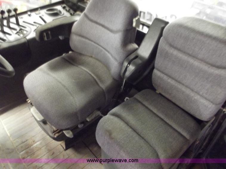 image for item A5340 2000 Caterpillar Challenger 75E tractor