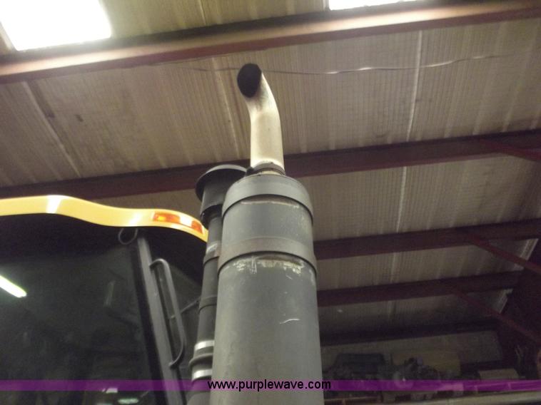 image for item A5340 2000 Caterpillar Challenger 75E tractor