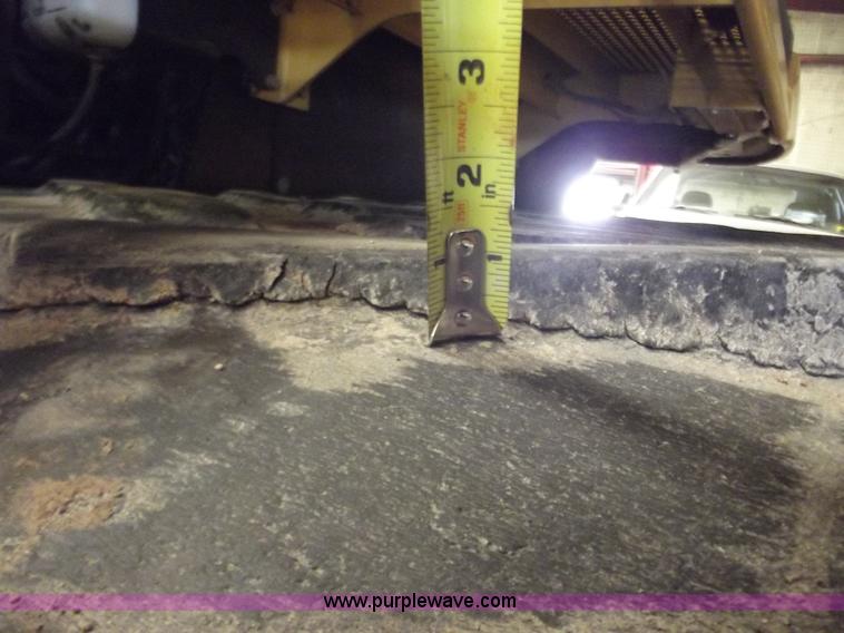 image for item A5340 2000 Caterpillar Challenger 75E tractor