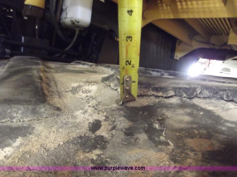 image for item A5340 2000 Caterpillar Challenger 75E tractor