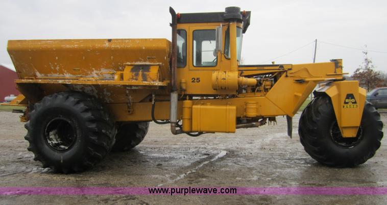 image for item A5684 Rickel Big A 2500 box spreader