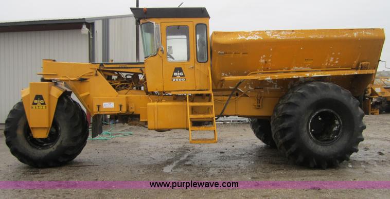 image for item A5684 Rickel Big A 2500 box spreader