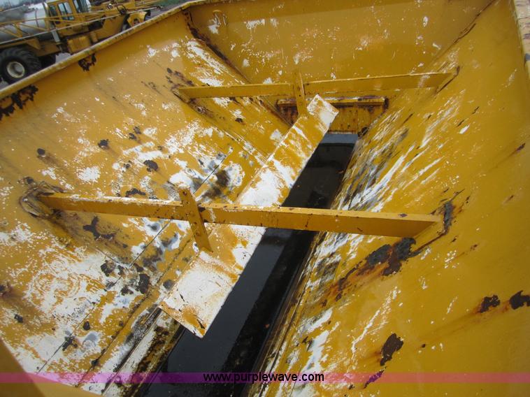 image for item A5684 Rickel Big A 2500 box spreader